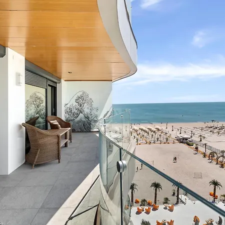 Apartment First & Parking Mamaia