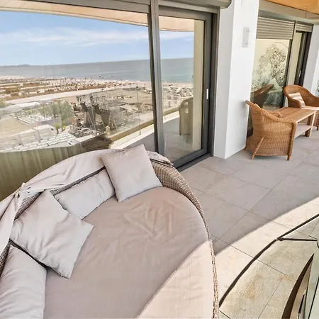 First & Parking Mamaia