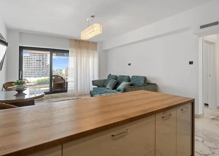 First & Parking Apartmán Mamaia