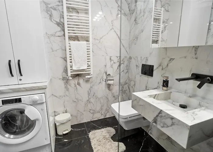 First & Parking Apartmán *