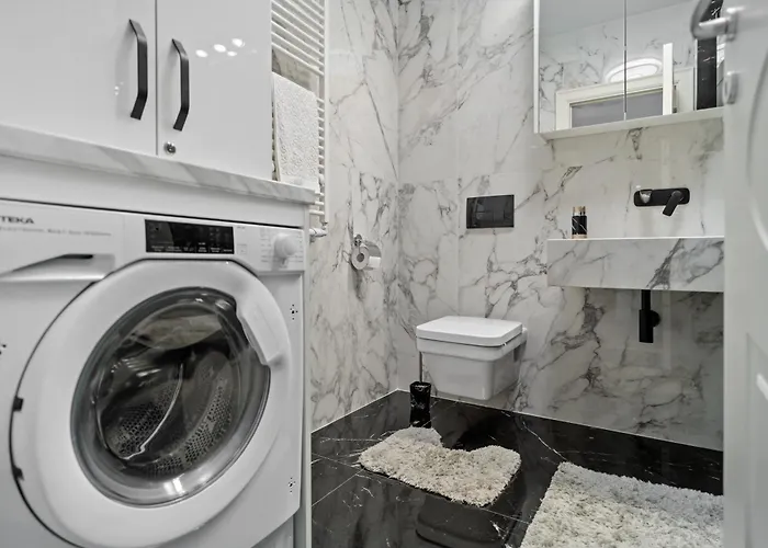 First & Parking Apartmán Mamaia